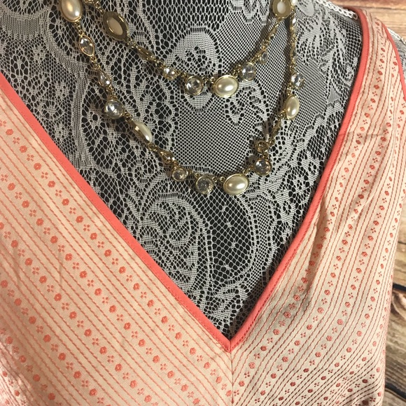 Ann Taylor size 10 sleeveless dress. Color peach - Picture 5 of 8